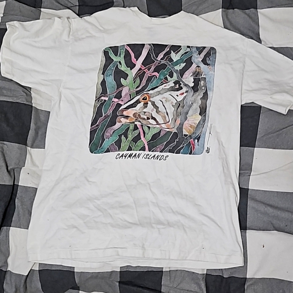 Vintage Cayman Islands Tee Size Large.